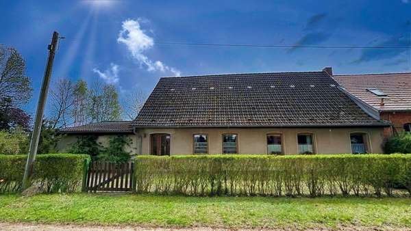Gebäudeansicht 2 - Doppelhaushälfte in 17209 Fincken mit 100m² kaufen