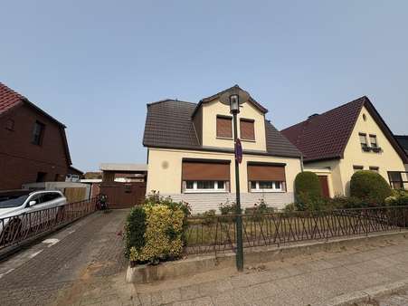 Gebäudeansicht Gebäudeansicht - Einfamilienhaus in 17192 Waren mit 108m² kaufen
