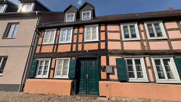 Außenansicht - Einfamilienhaus in 17207 Röbel mit 120m² kaufen