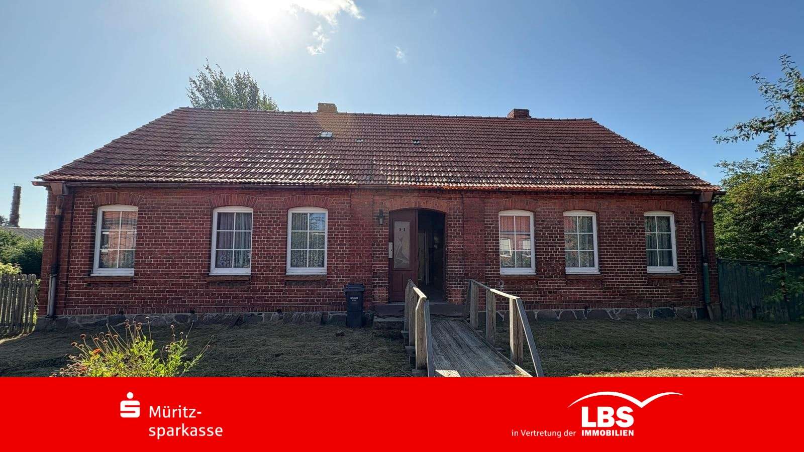 Gebäudeansicht 1 Gebäudeansicht 1 - Einfamilienhaus in 17209 Eldetal mit 122m² kaufen