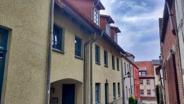 Außenansicht 1 Außenansicht 1 - Dachgeschosswohnung in 17192 Waren mit 53m² kaufen