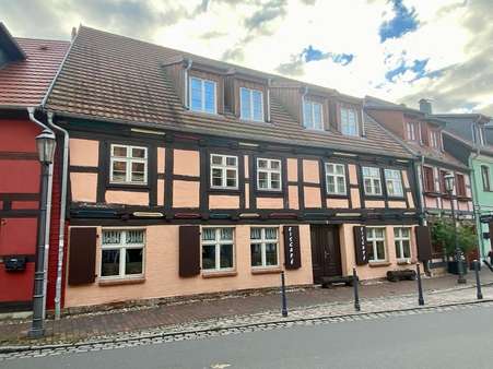 Gebäudeansicht 2 - Mehrfamilienhaus in 17207 Röbel mit 188m² kaufen
