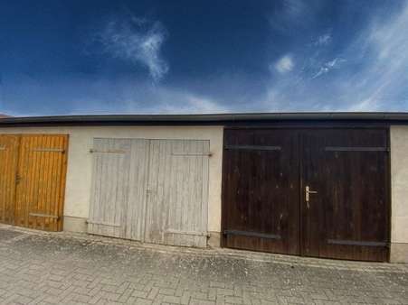 Garage außen (hell) - Etagenwohnung in 17192 Waren mit 63m² kaufen