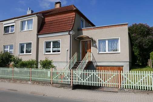 Straßenansicht Straßenansicht - Doppelhaushälfte in 17087 Altentreptow mit 130m² kaufen