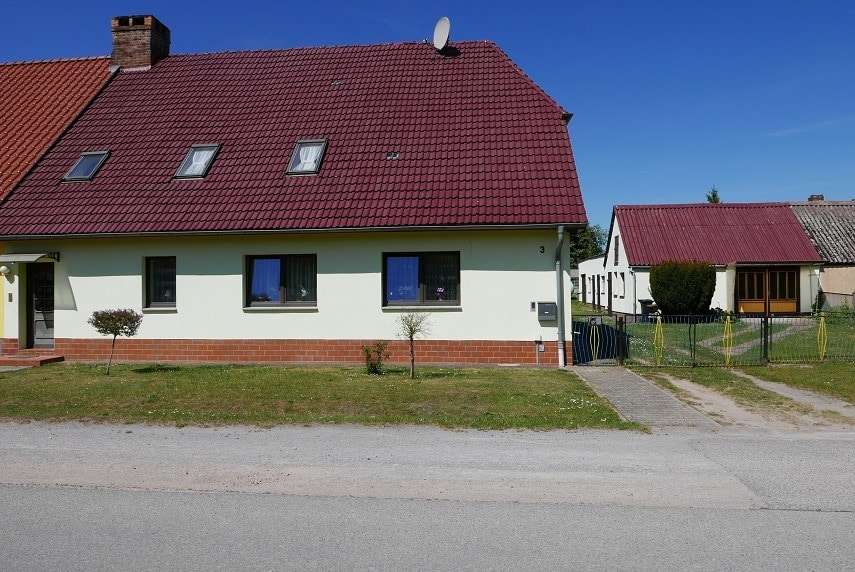 Straßenansicht - Doppelhaushälfte in 17089 Gültz mit 164m² kaufen