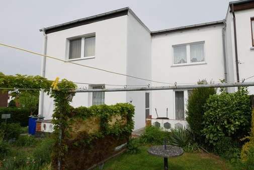 Ansicht vom Garten - Reihenendhaus in 17036 Neubrandenburg mit 118m² kaufen