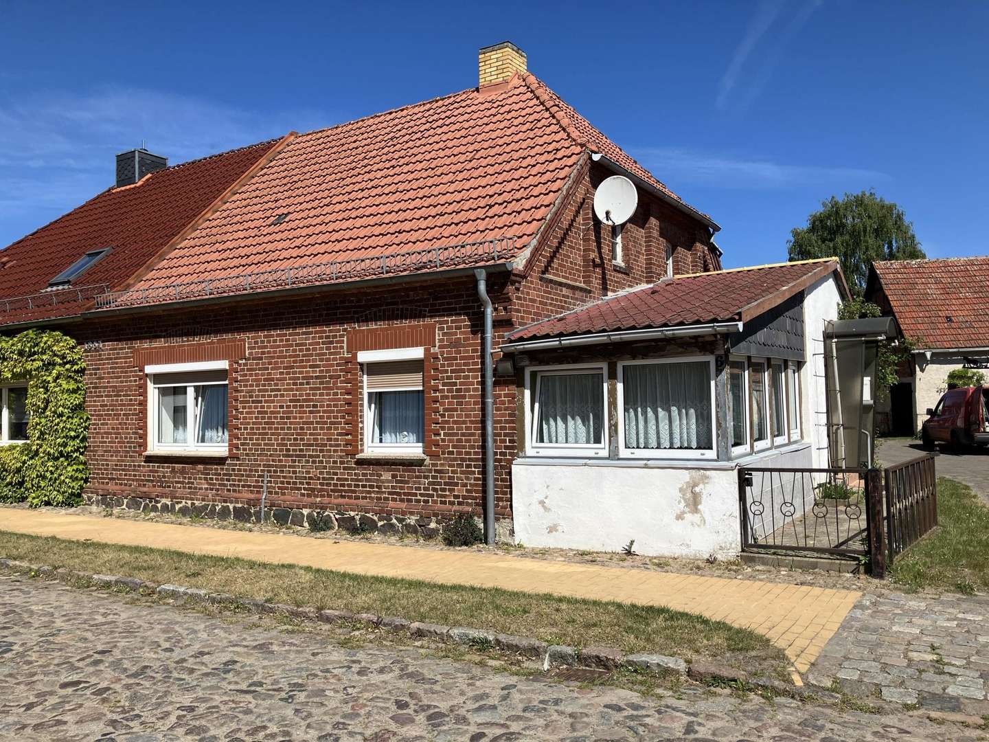 Haus mit Veranda 1 + 1a - Doppelhaushälfte in 17159 Dargun mit 85m² kaufen