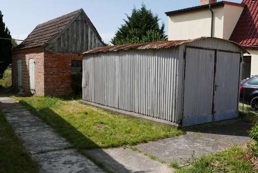 Garage und ehemaliger Stall - Einfamilienhaus in 17153 Stavenhagen mit 84m² kaufen