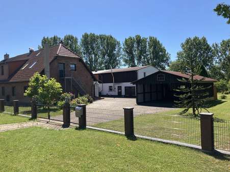 Front Front - Doppelhaushälfte in 17153 Stavenhagen mit 100m² kaufen