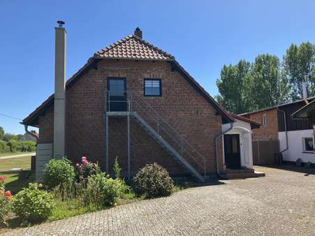 Giebel Giebel - Doppelhaushälfte in 17153 Stavenhagen mit 100m² kaufen