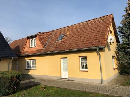 Eingang Haus 2 - Zweifamilienhaus in 17111 Meesiger mit 200m² kaufen