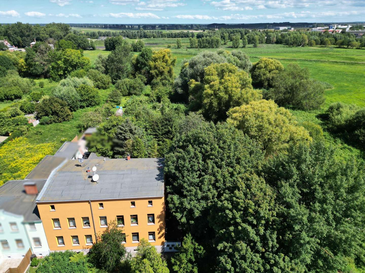 Grüner geht es kaum - Mehrfamilienhaus in 17309 Pasewalk mit 640m² als Kapitalanlage kaufen