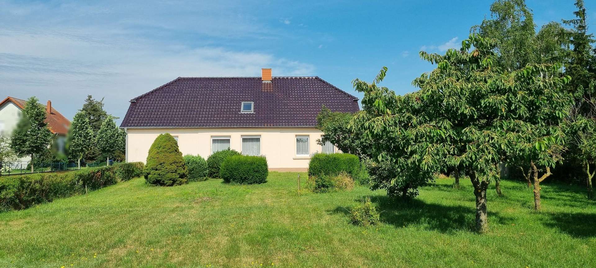 Hausansicht - Abstand zum Nachbarn - Einfamilienhaus in 17379 Heinrichswalde mit 120m² kaufen