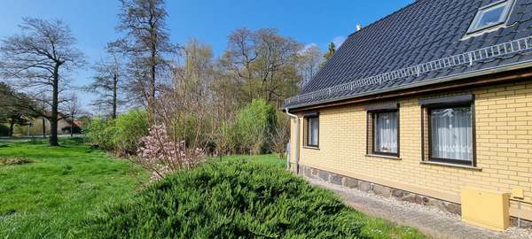 Front Front - Doppelhaushälfte in 17309 Papendorf mit 120m² kaufen