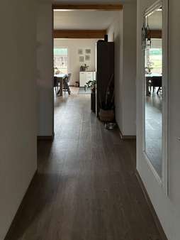 Blick vom Flur in das Wohnzimmer Blick vom Flur in das Wohnzimmer - Bungalow in 17322 Rossow mit 107m² kaufen