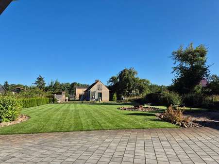 Seebad Ueckermünde - Blick zur Garage - Einfamilienhaus in 17373 Ueckermünde mit 100m² kaufen