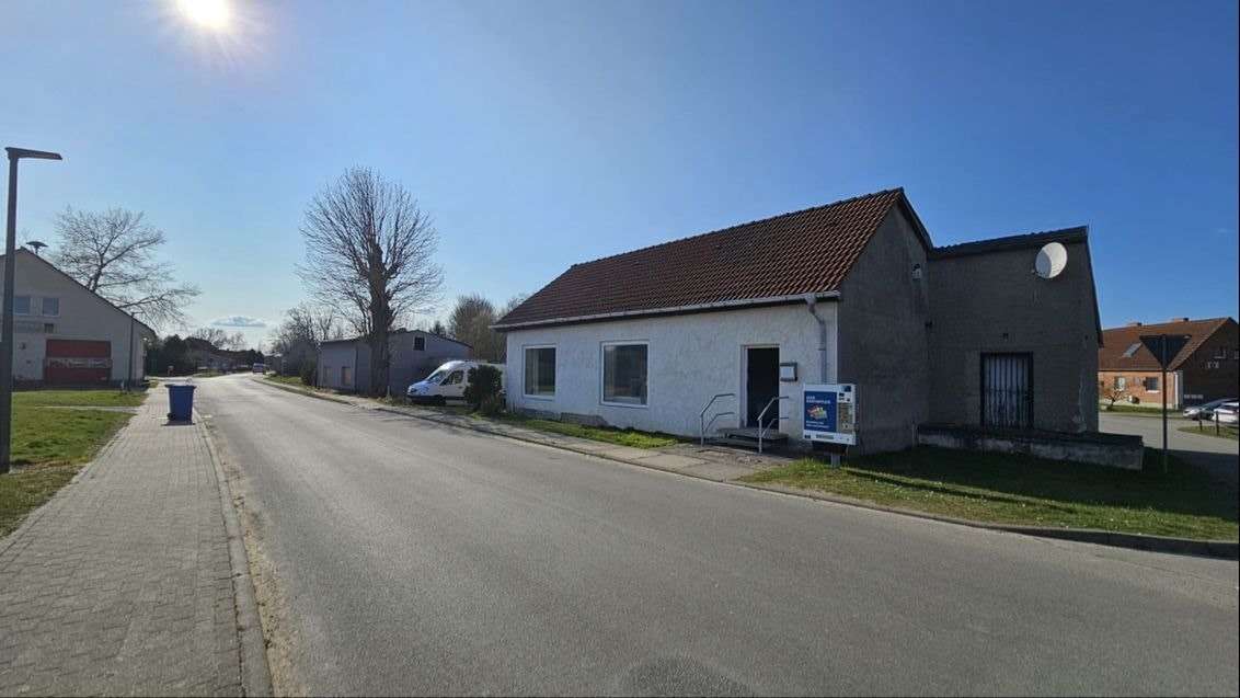 straßenseitige Ansicht - Einfamilienhaus in 18516 Süderholz mit 140m² kaufen