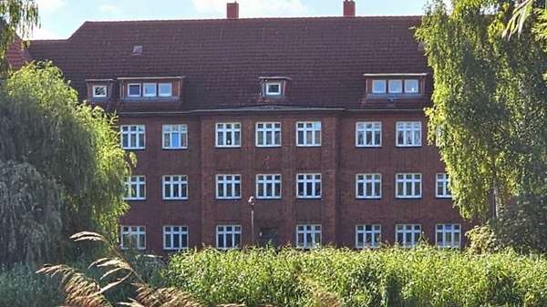 Außenansicht - Dachgeschosswohnung in 18439 Stralsund mit 77m² kaufen