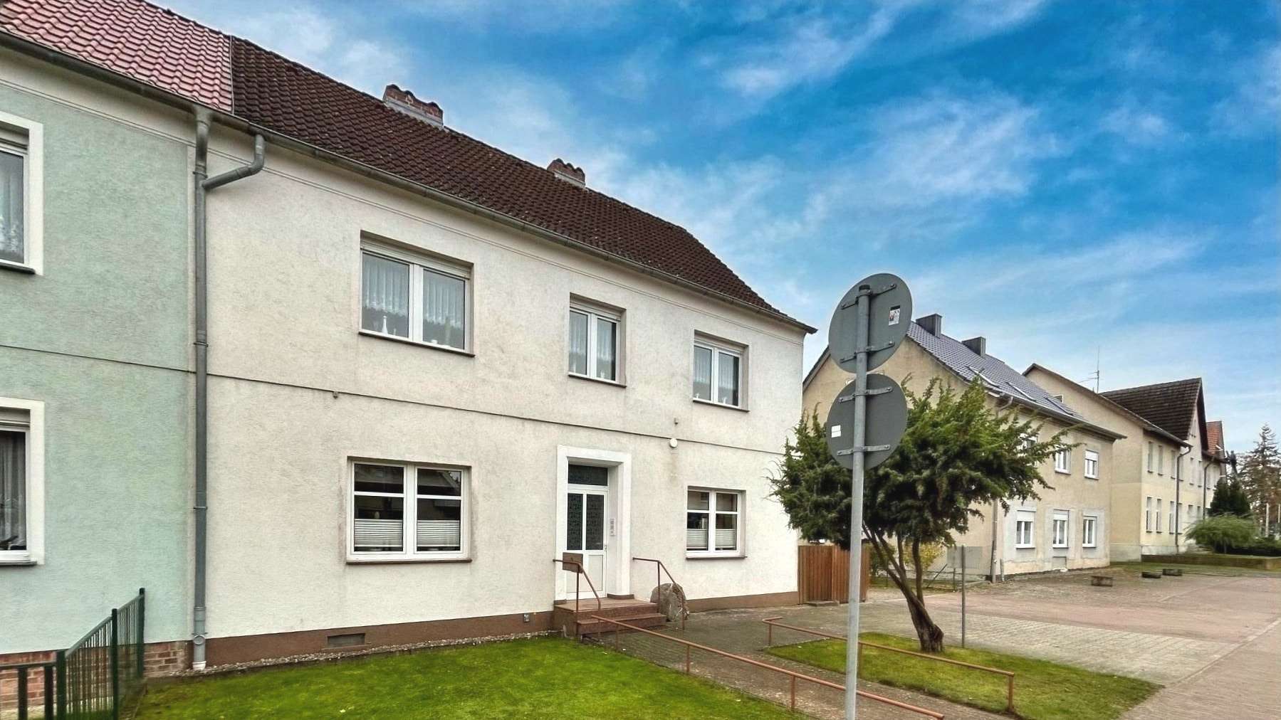 Außenansicht Außenansicht - Zweifamilienhaus in 17398 Ducherow mit 180m² kaufen