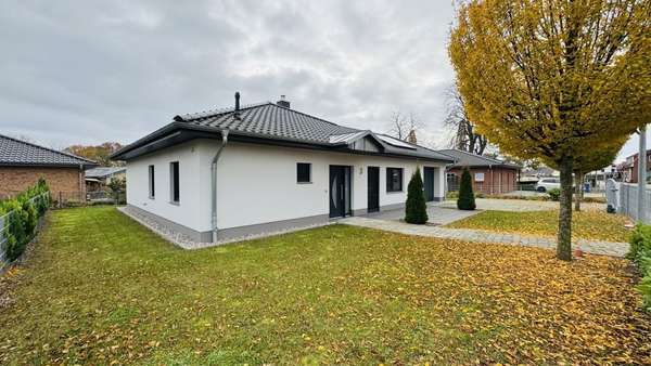 Hausansicht - Bungalow in 18581 Putbus mit 94m² kaufen