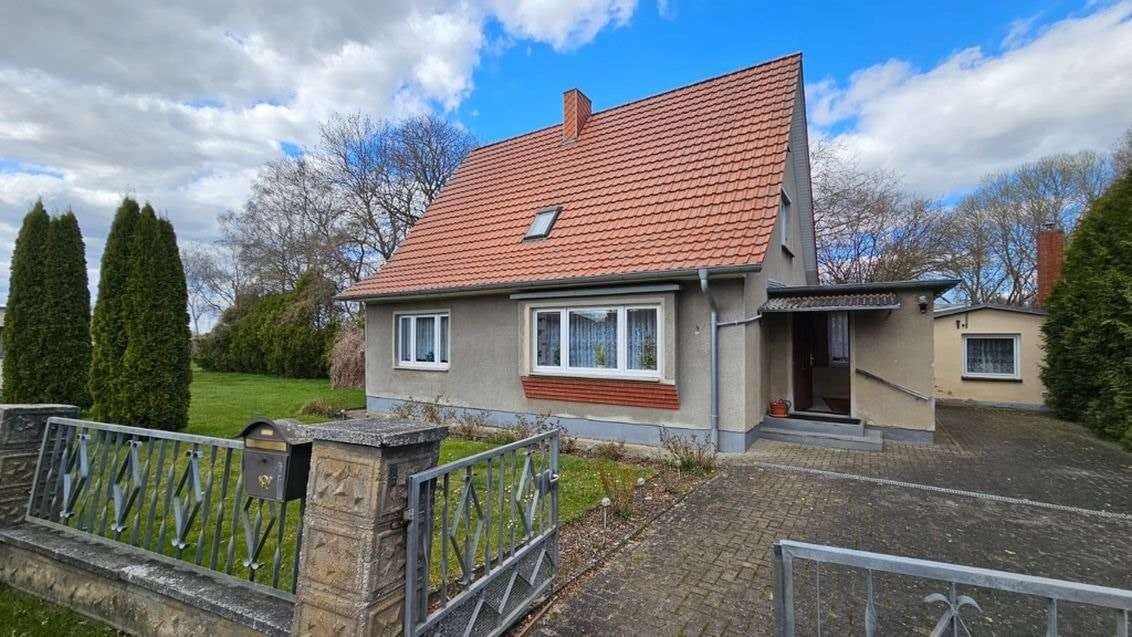 straßenseitige Ansicht - Einfamilienhaus in 18507 Grimmen mit 107m² kaufen