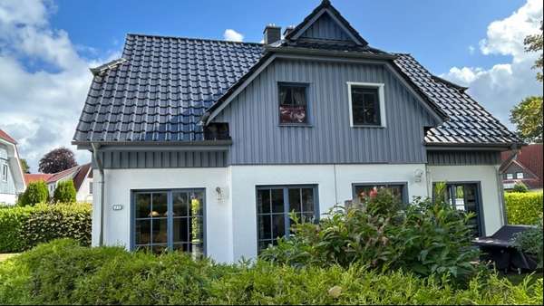 Hausansicht Hausansicht - Doppelhaushälfte in 18374 Zingst mit 80m² kaufen
