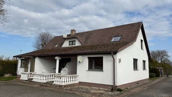 Ansicht Ansicht - Zweifamilienhaus in 17498 Dargelin mit 212m² kaufen