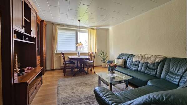 Wohnzimmer - Erdgeschosswohnung in 18374 Zingst mit 60m² kaufen