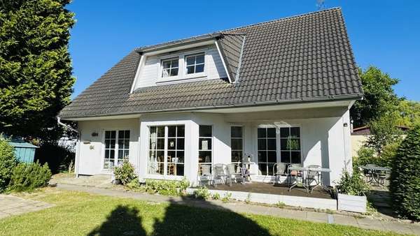Hausansicht Hausansicht - Einfamilienhaus in 18609 Ostseebad Binz mit 162m² kaufen