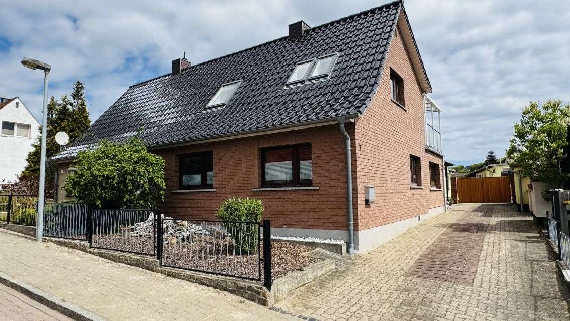 Hausansicht - Doppelhaushälfte in 18546 Sassnitz mit 183m² kaufen