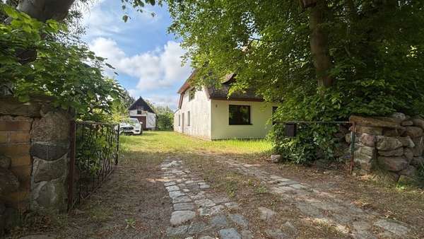 Auffahrt - Doppelhaushälfte in 18356 Fuhlendorf mit 110m² kaufen