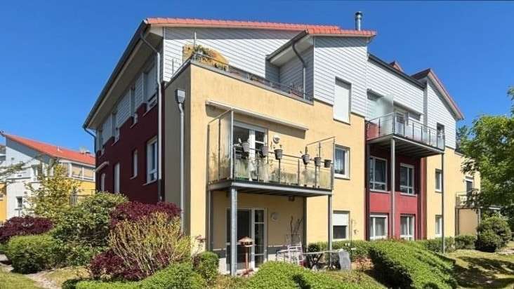 Hausansicht Hausansicht - Etagenwohnung in 18374 Zingst mit 72m² kaufen