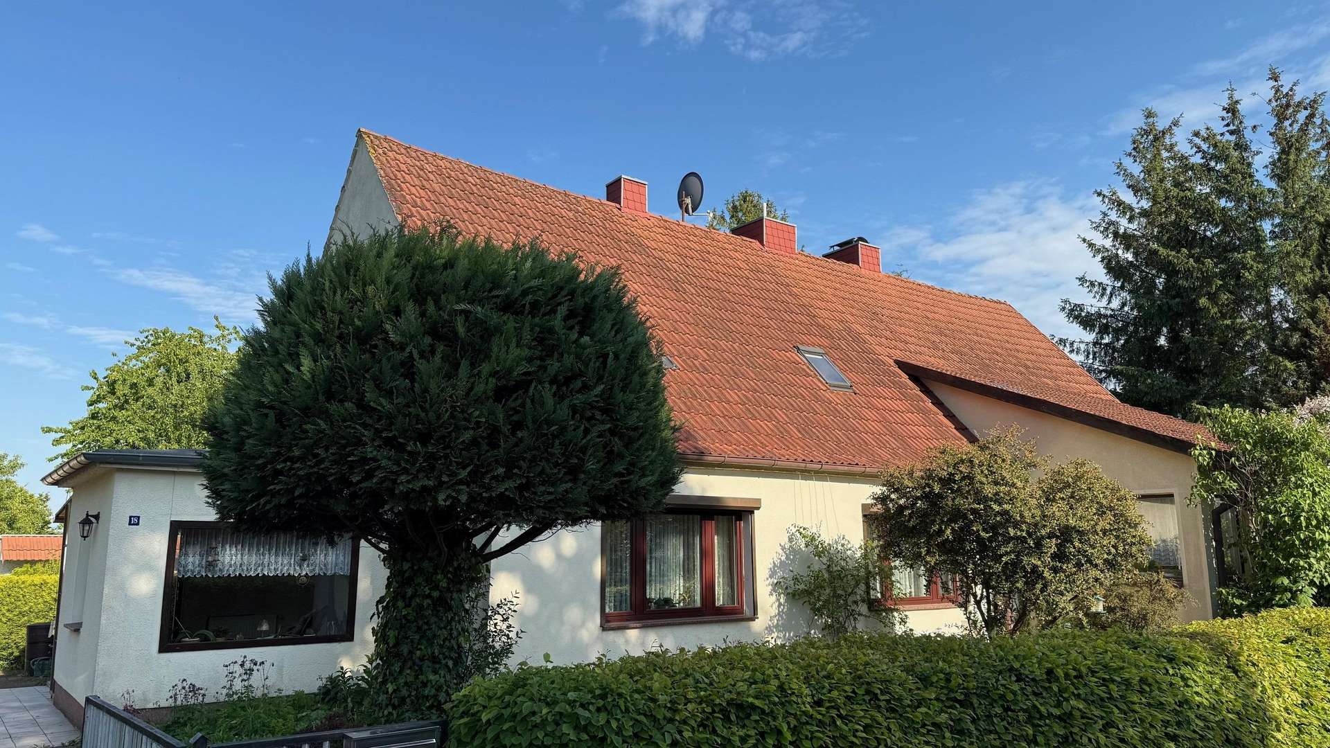 Ansicht Strasse - Doppelhaushälfte in 17495 Züssow mit 95m² kaufen