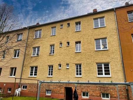 Haus-Hofseite Haus-Hofseite - Erdgeschosswohnung in 17489 Greifswald mit 50m² mieten
