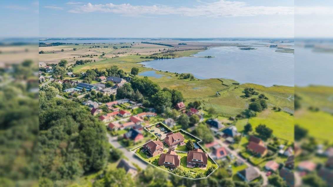 Luftbild Luftbild - Dachgeschosswohnung in 18569 Ummanz mit 51m² kaufen
