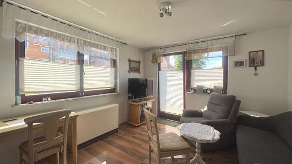 Wohnzimmer WE 2 - Mehrfamilienhaus in 18356 Barth mit 151m² kaufen
