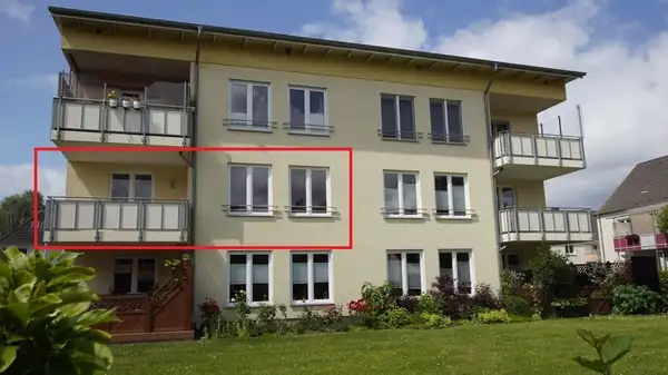 Top-Lage mit Balkon, Stellplatz, Aufzug