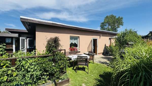 Bungalow Bungalow - Doppelhaushälfte in 18556 Dranske mit 94m² kaufen