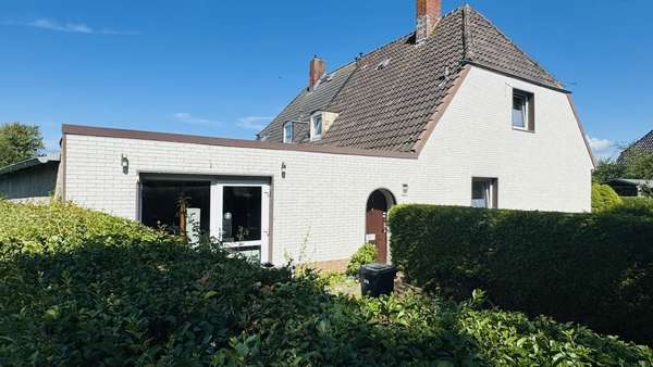 Hausansicht Hausansicht - Doppelhaushälfte in 18556 Dranske mit 94m² kaufen