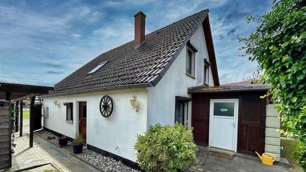 Außenansicht Hof Außenansicht Hof - Einfamilienhaus in 17419 Kamminke mit 135m² kaufen