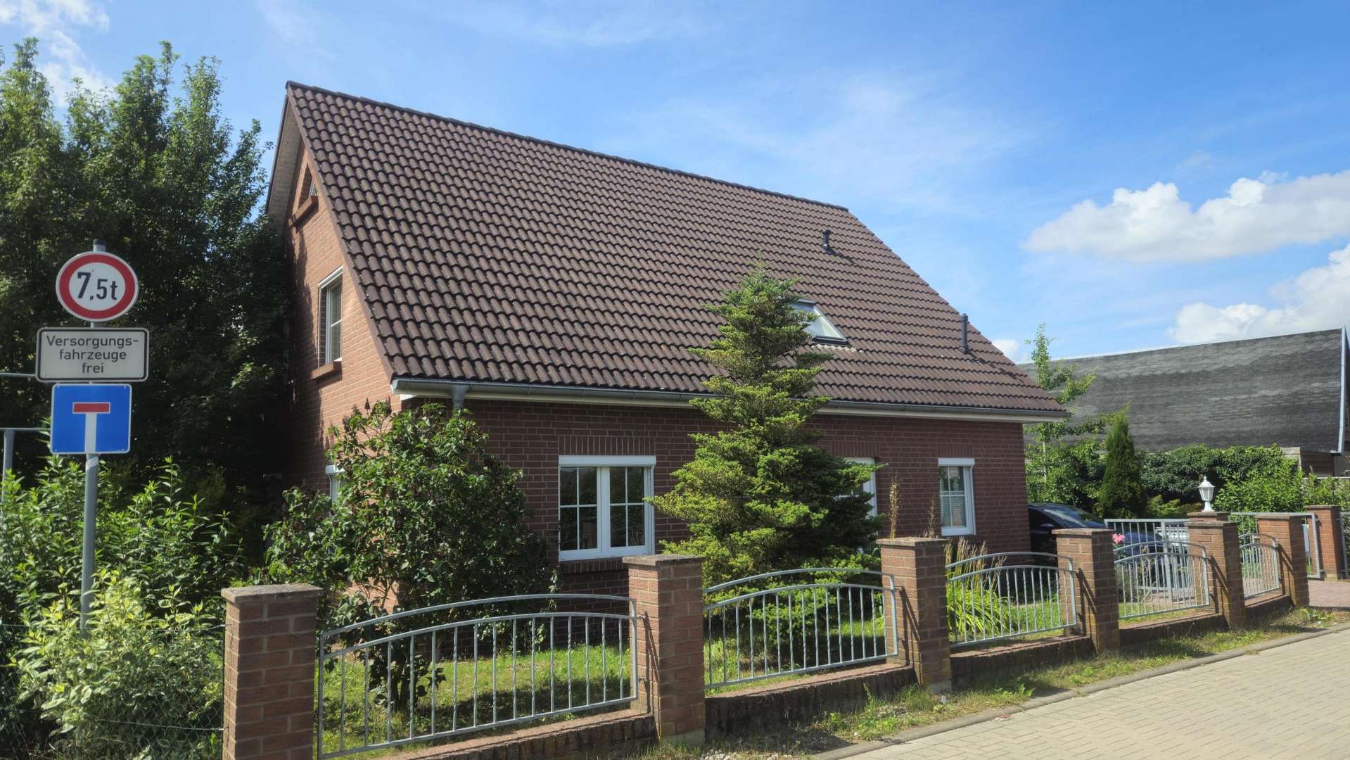 Straßenansicht Straßenansicht - Einfamilienhaus in 17489 Greifswald mit 143m² kaufen