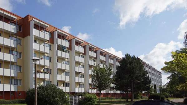 Außenansicht - Südseite - Etagenwohnung in 17489 Greifswald mit 43m² kaufen