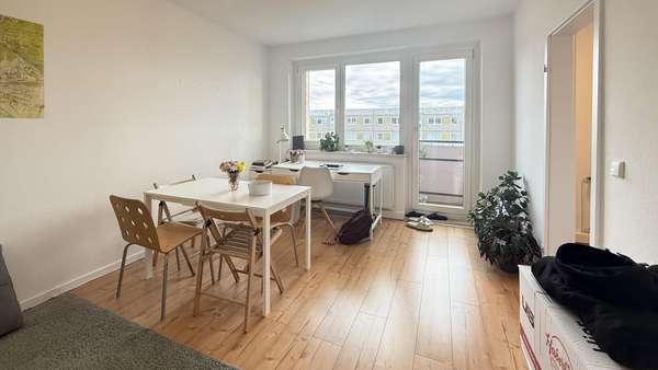 Wohnzimmer - Etagenwohnung in 17489 Greifswald mit 43m² kaufen