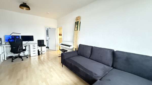 Wohnzimmer - Etagenwohnung in 17491 Greifswald mit 51m² kaufen