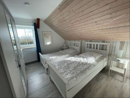 Schlafzimmer-Beispiel im OG - Ferienhaus in 17498 Levenhagen mit 351m² als Kapitalanlage kaufen