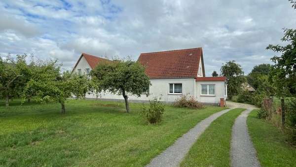 Auffahrt - Einfamilienhaus in 18513 Wendisch Baggendorf mit 210m² kaufen