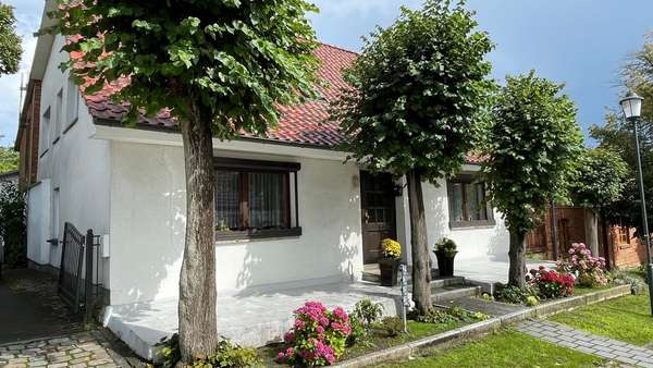 Hausansicht - Einfamilienhaus in 18528 Bergen mit 140m² kaufen