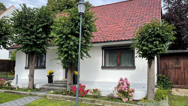 Hausansicht - Einfamilienhaus in 18528 Bergen mit 140m² kaufen