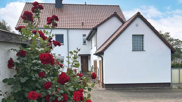 Giebel Giebel - Zweifamilienhaus in 18311 Ribnitz-Damgarten mit 210m² kaufen