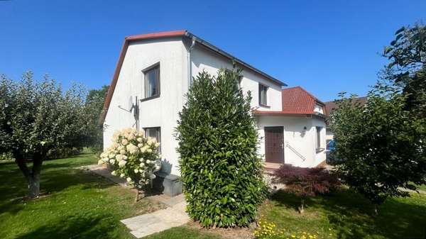 Außenansicht Außenansicht - Einfamilienhaus in 18528 Bergen mit 109m² kaufen